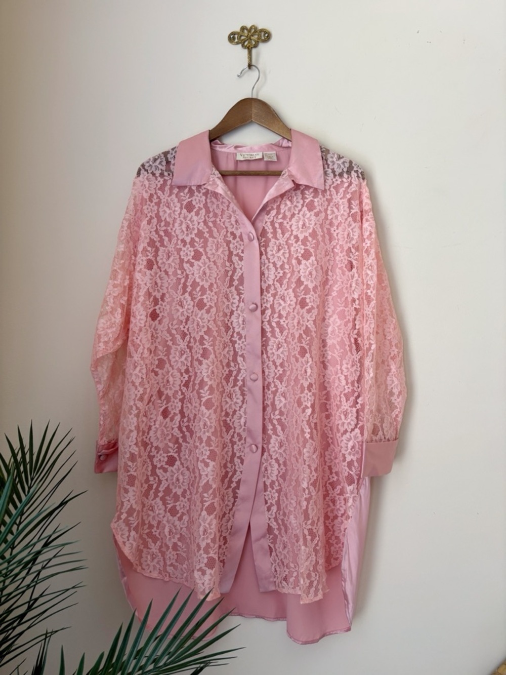 Victoria's Secret Vintage Pink Satin Lace Button Up Sleep Shirt Medium Large